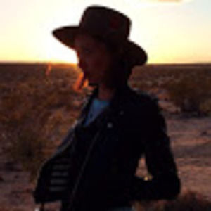 Meet your Posher, Gloria